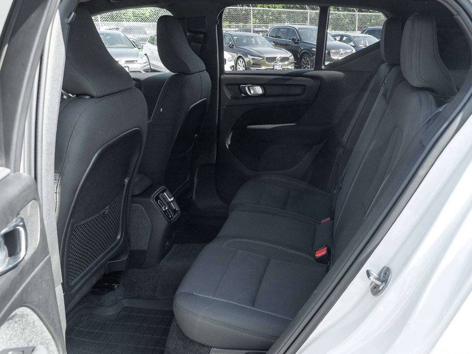 Volvo XC40 RECHARGE  AWD 2024-22