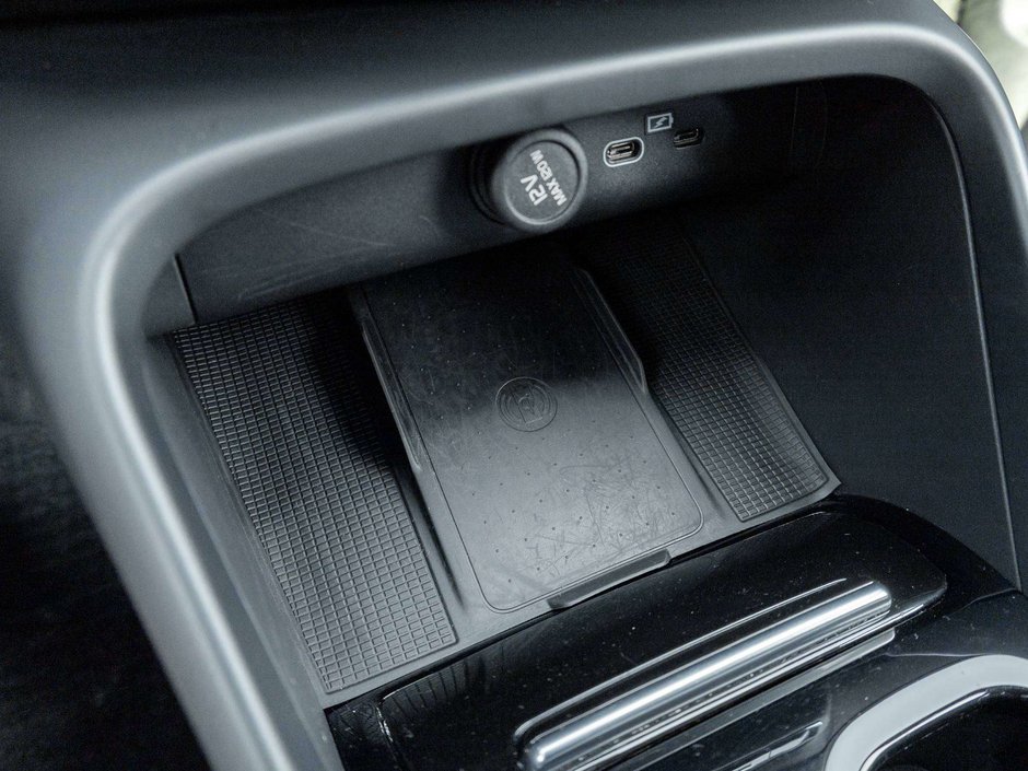 Volvo XC40 RECHARGE  AWD 2024-17