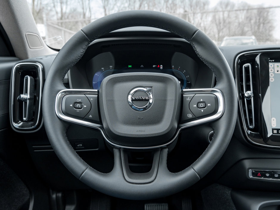 Volvo XC40 B5 AWD Plus Dark Theme  20 ALLOY WHEEL  CPO 2025-7