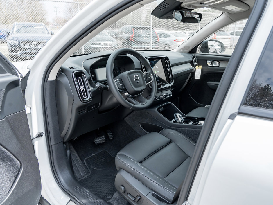 Volvo XC40 B5 AWD Plus Dark Theme  20 ALLOY WHEEL  CPO 2025-6