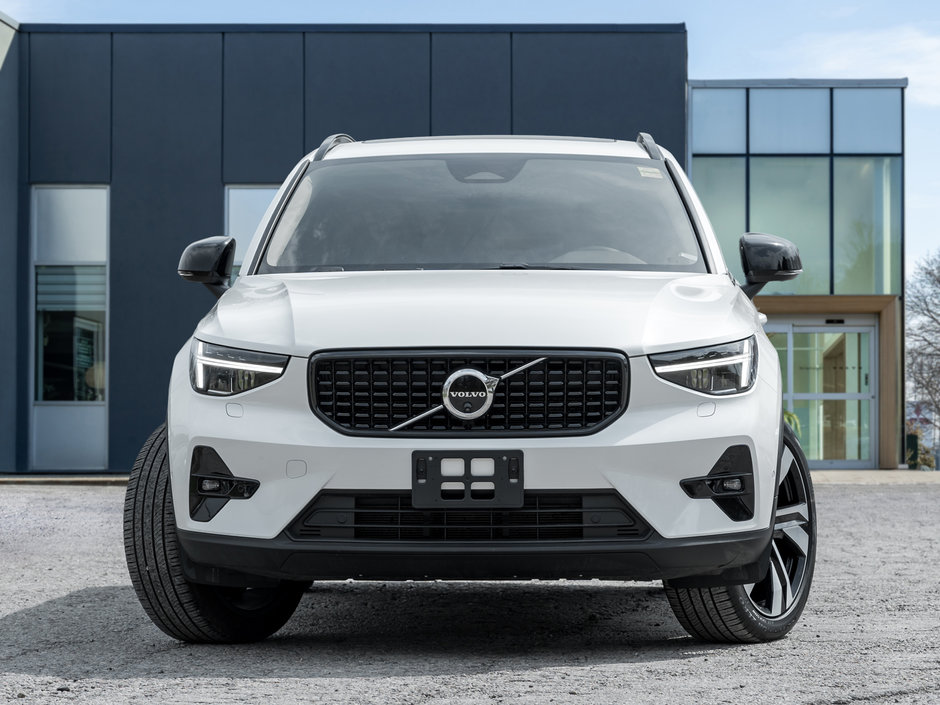 Volvo XC40 B5 AWD Plus Dark Theme  20 ALLOY WHEEL  CPO 2025-1