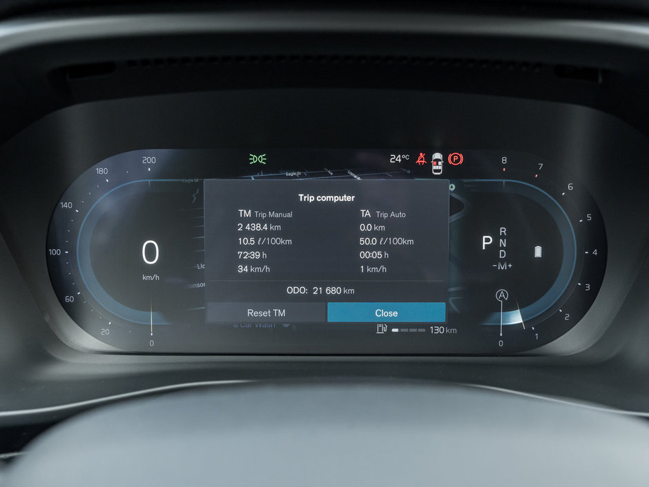 2025 Volvo XC40 B5 AWD Plus Dark Theme  VOLVO CPO  20 ALLOY WHEEL-9