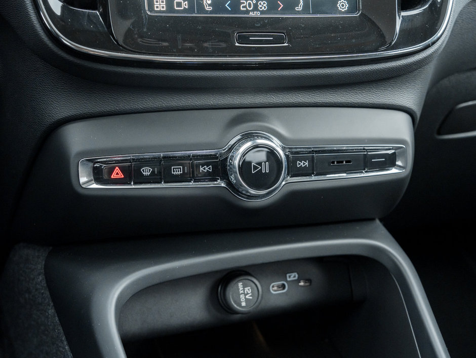 2025 Volvo XC40 B5 AWD Plus Dark Theme CPO FINANCE RATE fr 3.24%*-17
