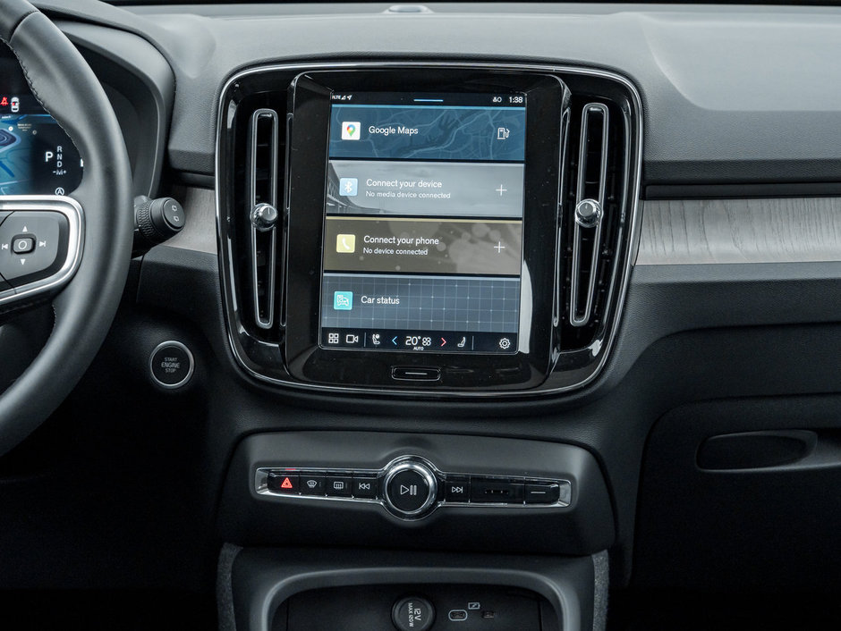 2025 Volvo XC40 B5 AWD Plus Dark Theme CPO FINANCE RATE fr 3.24%*-25