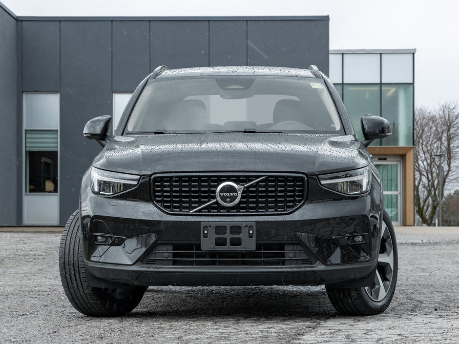 2025 Volvo XC40 B5 AWD Plus Dark Theme CPO FINANCE RATE fr 3.24%*-1