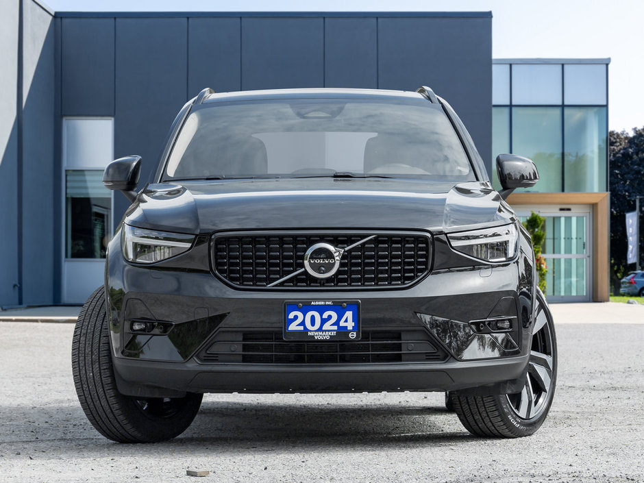 2025 Volvo XC40 B5 AWD Plus Dark Theme CPO 20 ALLOY WHEELS-1