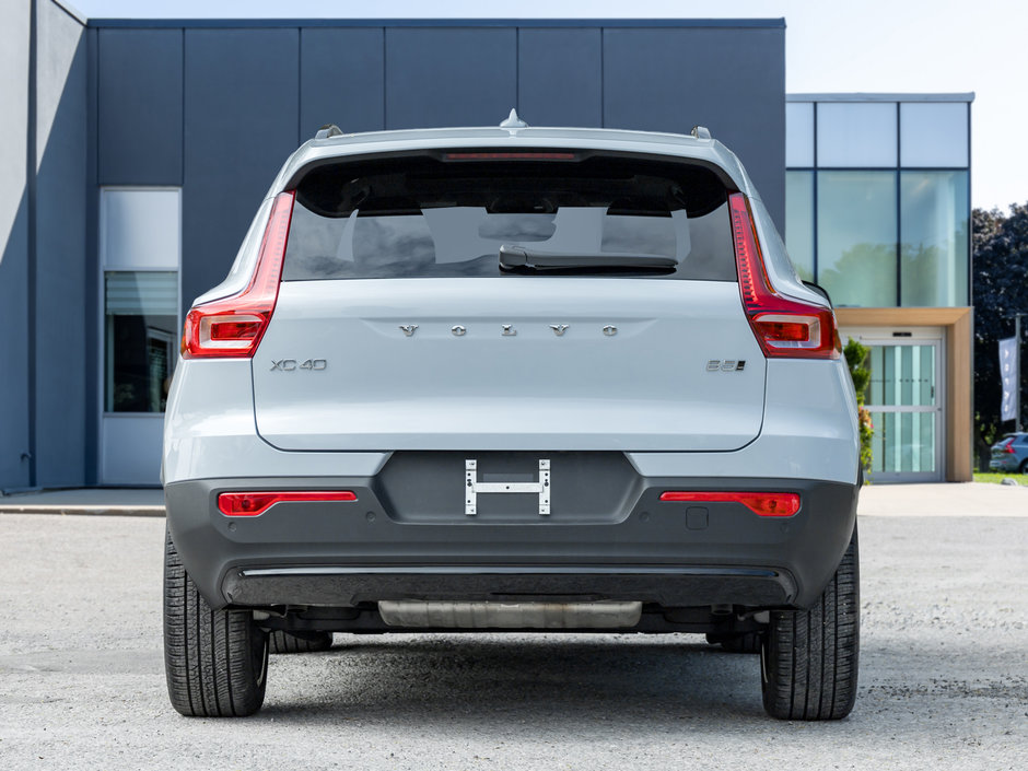 Volvo XC40 B5 AWD Plus Dark Theme  CPO  CLOUD BLUE 2025-5
