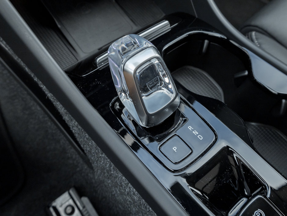 Volvo XC40 B5 AWD Plus Dark Theme  CPO  CLOUD BLUE 2025-17