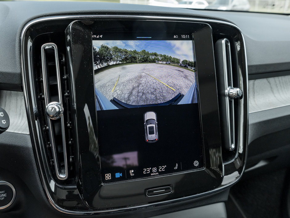 Volvo XC40 B5 AWD Plus Dark Theme  CPO  CLOUD BLUE 2025-13