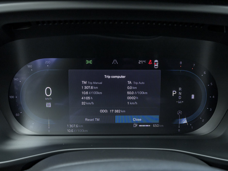 Volvo XC40 B5 AWD Plus Dark Theme  CPO  CLOUD BLUE 2025-11
