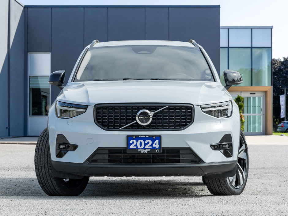 Volvo XC40 B5 AWD Plus Dark Theme  CPO  CLOUD BLUE 2025-1