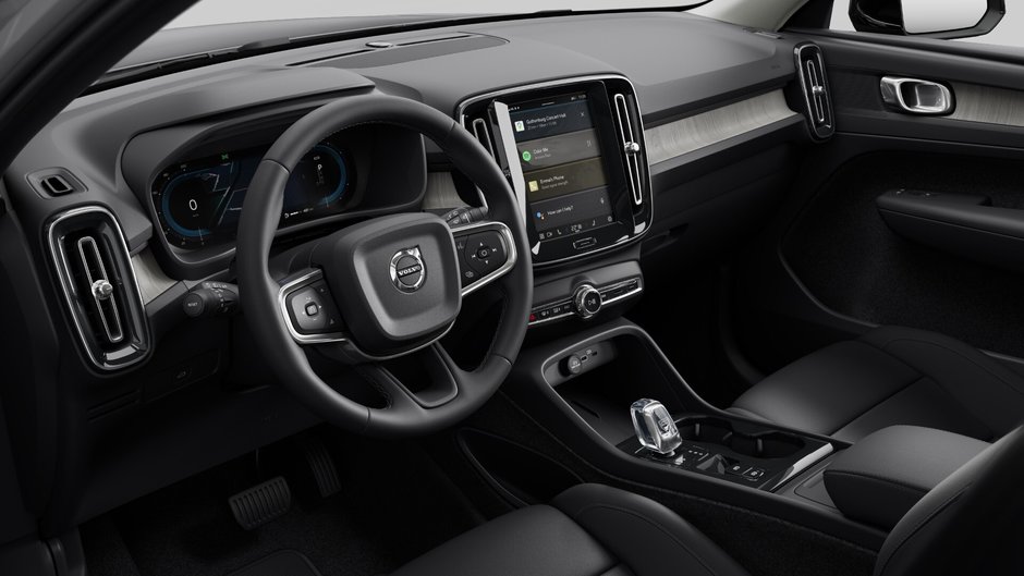 2025 Volvo XC40 B5 AWD Plus Dark Theme-7