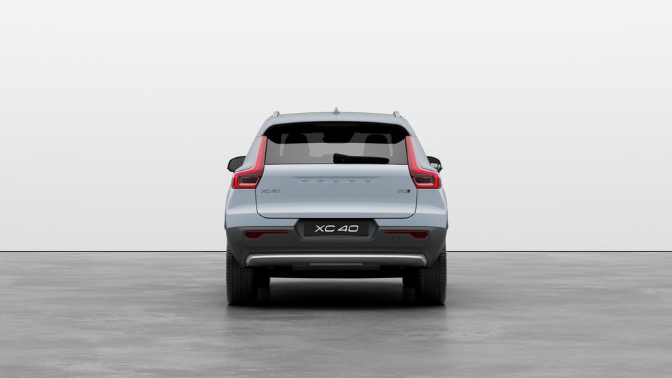 Volvo XC40 B5 AWD Core Bright Theme 2025-3