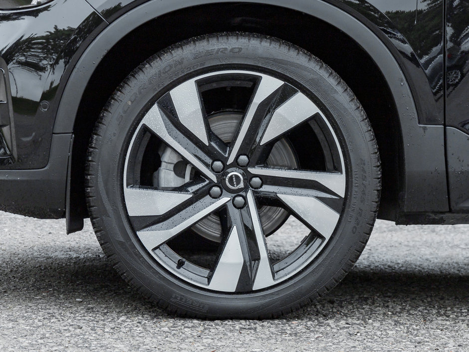 Volvo XC40 B5 AWD Plus Dark Theme CPO 20ALLOY WHEELS 2025-3