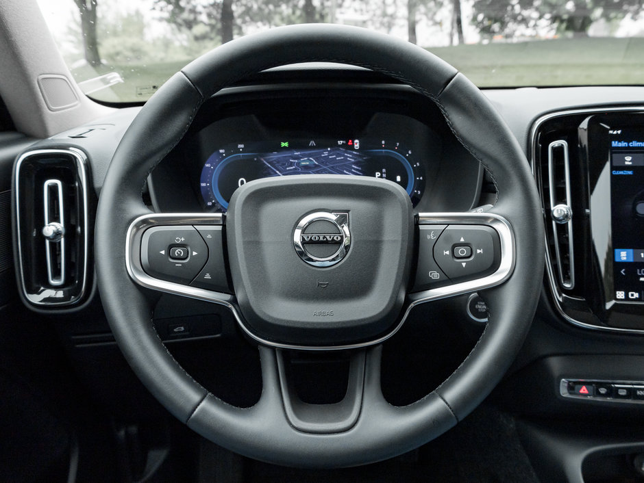 Volvo XC40 B5 AWD Plus Dark Theme CPO 20ALLOY WHEELS 2025-7
