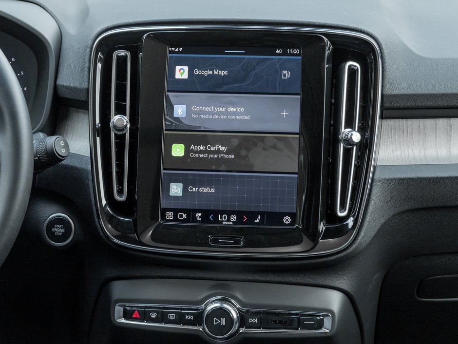 2025 Volvo XC40 B5 AWD Ultra Dark Theme  CPO  NEARLY NEW OFF LEASE-28
