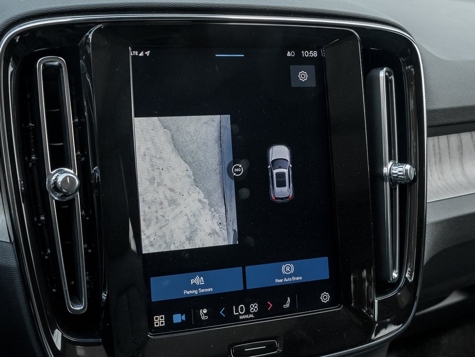 2025 Volvo XC40 B5 AWD Ultra Dark Theme  CPO  NEARLY NEW OFF LEASE-14