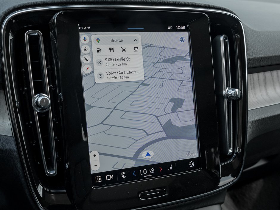 2025 Volvo XC40 B5 AWD Ultra Dark Theme  CPO  NEARLY NEW OFF LEASE-11
