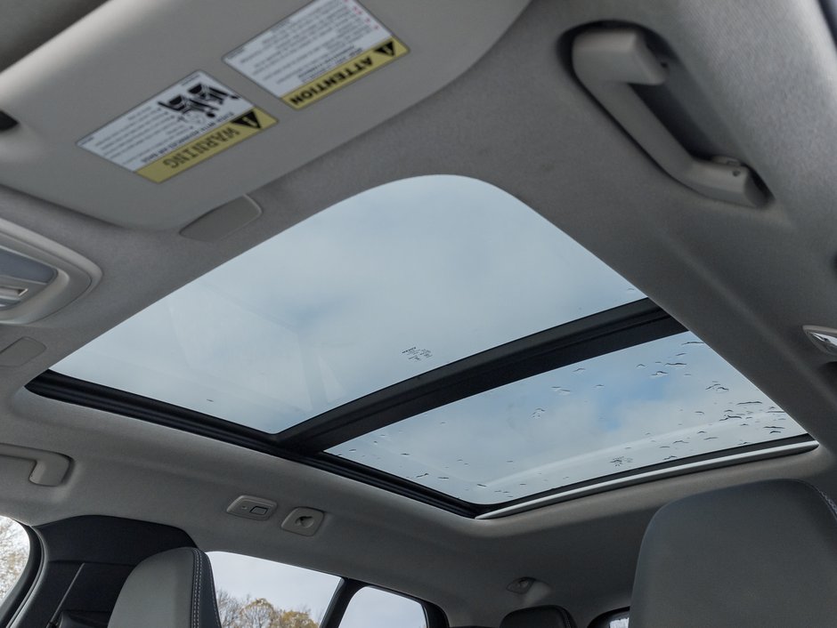 2025 Volvo XC40 B5 AWD Plus Dark Theme  20 ALLOY WHEEL  VOLVO CPO-21