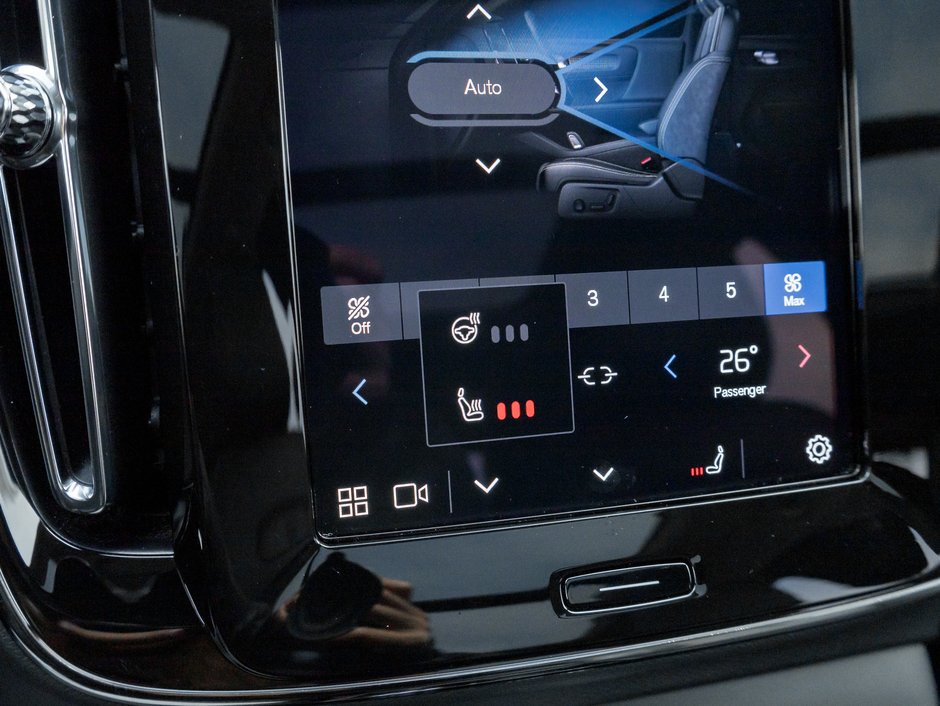 2025 Volvo XC40 B5 AWD Plus Dark Theme  20 ALLOY WHEEL  VOLVO CPO-20