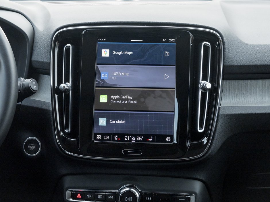 2025 Volvo XC40 B5 AWD Plus Dark Theme  20 ALLOY WHEEL  VOLVO CPO-26