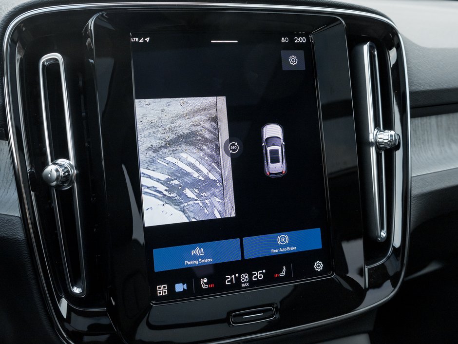 2025 Volvo XC40 B5 AWD Plus Dark Theme  20 ALLOY WHEEL  VOLVO CPO-13