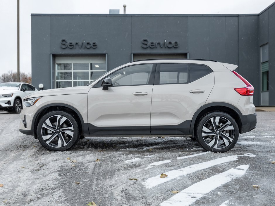 2025 Volvo XC40 B5 AWD Plus Dark Theme  20 ALLOY WHEEL  VOLVO CPO-2