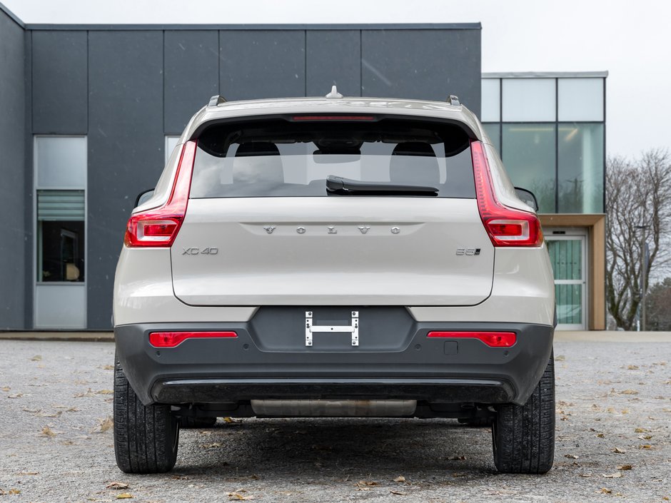 2025 Volvo XC40 B5 AWD Plus Dark Theme  CLIMATE PACK  22 WHEELS-5