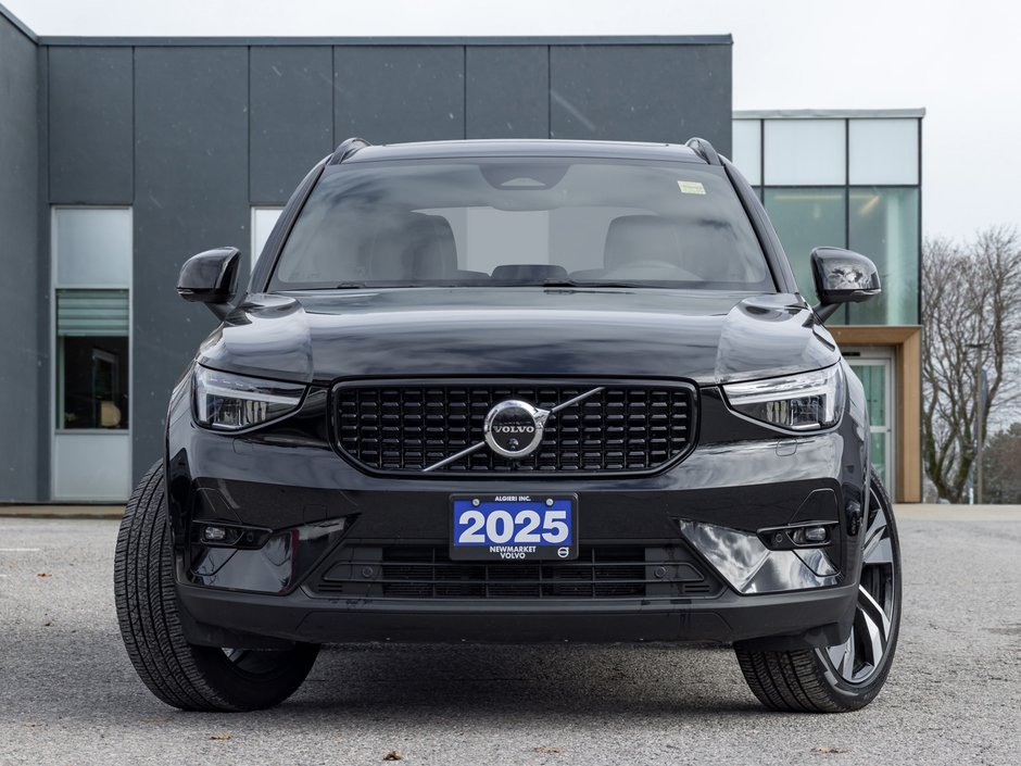 2025 Volvo XC40 B5 AWD PLUS  20 ALLOY WHEELS  CLIMATE PACK  CPO-1