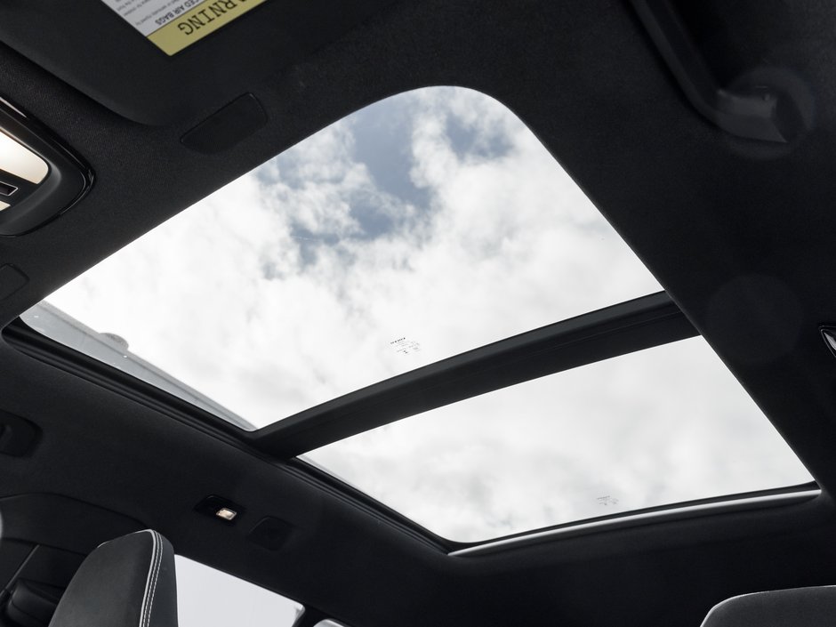 2025 Volvo XC40 B5 AWD PLUS  20 ALLOY WHEELS  CLIMATE PACK  CPO-20