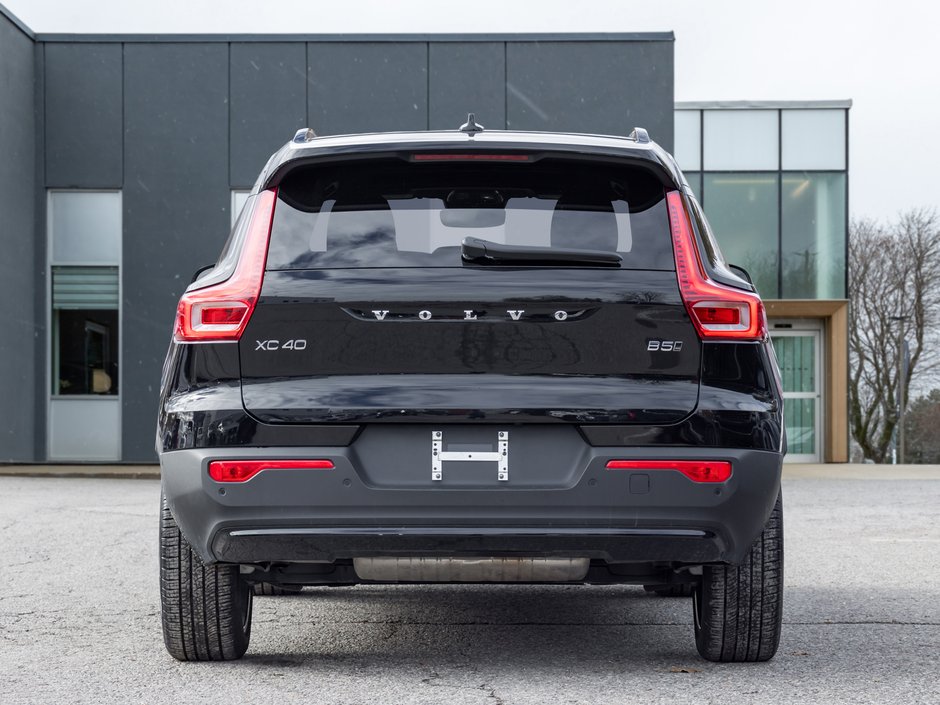 2025 Volvo XC40 B5 AWD PLUS  20 ALLOY WHEELS  CLIMATE PACK  CPO-5