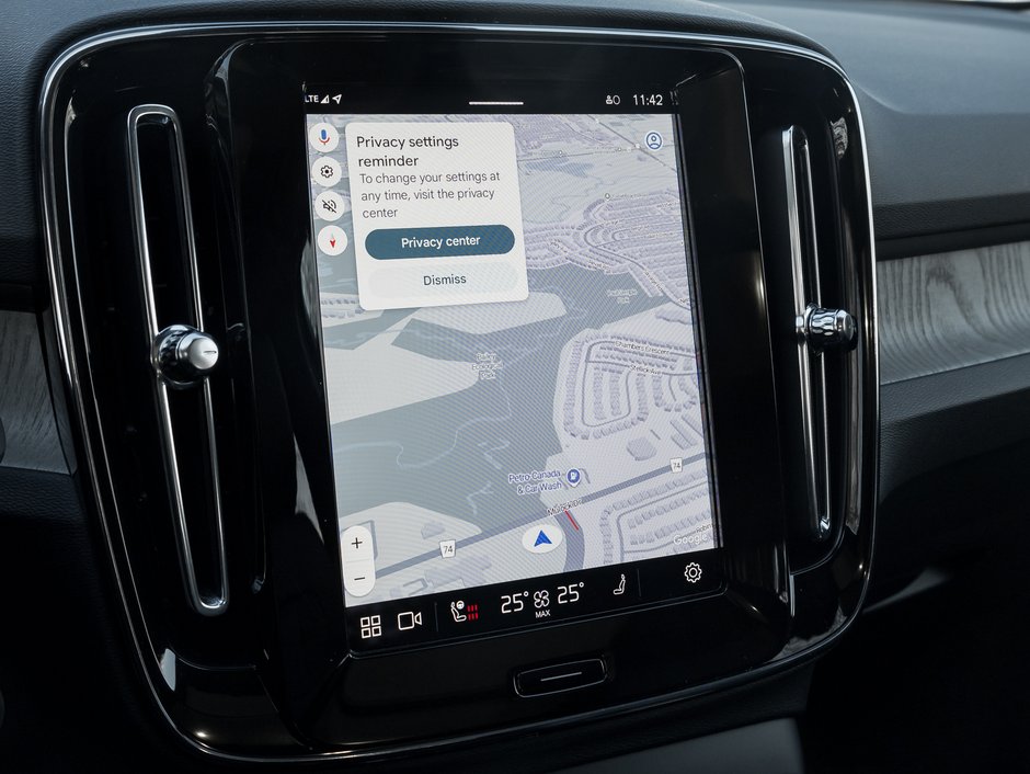 Volvo XC40 B5 AWD PLUS  19 ALLOY WHEELS  VOLVO CPO 2025-10