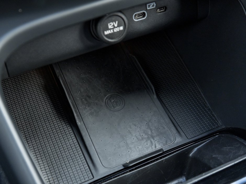 Volvo XC40 B5 AWD Plus Dark Theme CLOUD BLUE VOLVO CPO 2025-16