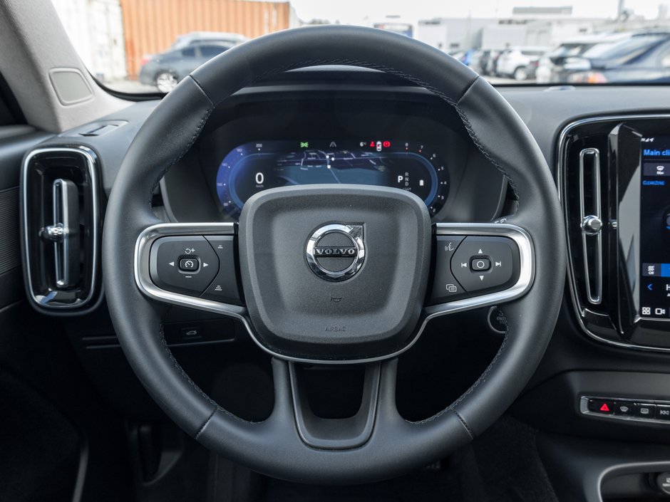 Volvo XC40 B5 AWD Plus Dark Theme CLOUD BLUE VOLVO CPO 2025-7