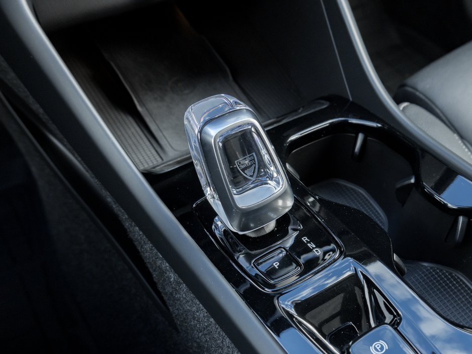 Volvo XC40 B5 AWD Plus Dark Theme CLOUD BLUE VOLVO CPO 2025-15