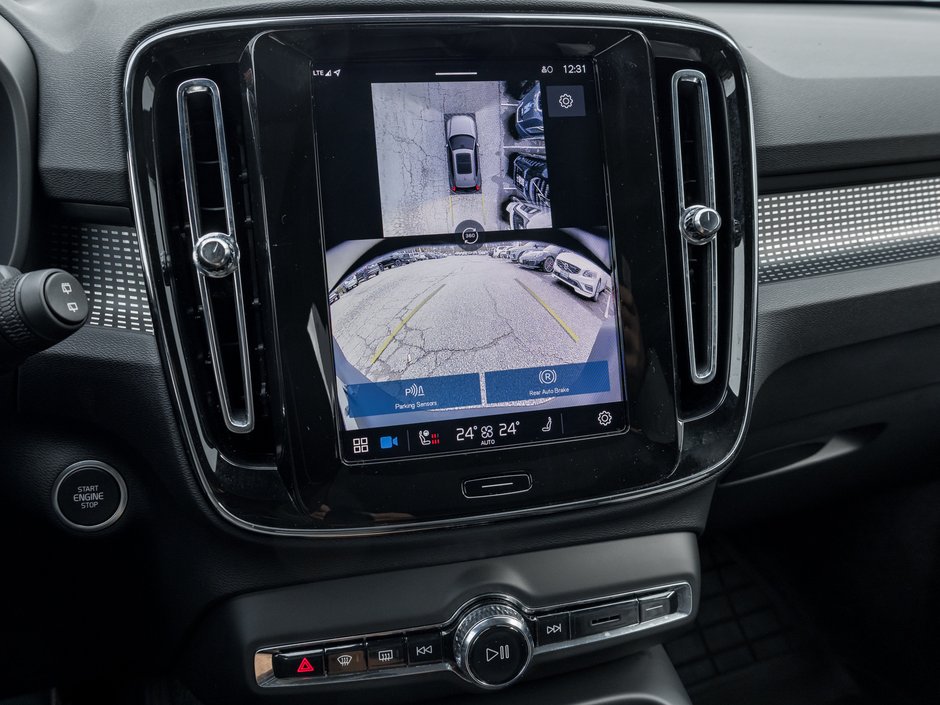 Volvo XC40 B5 AWD Plus  20 ALLOY WHEELS  CPO  LOW KM 2025-11