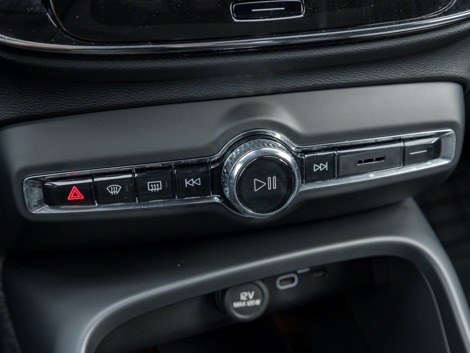 Volvo XC40 B5 AWD Plus  20 ALLOY WHEELS  CPO  LOW KM 2025-17