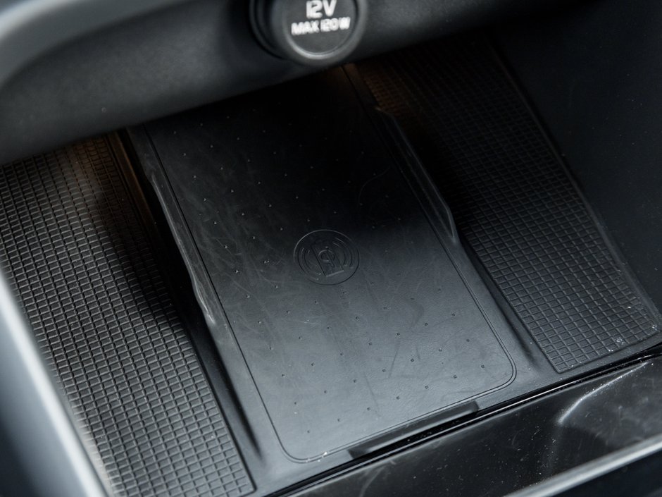 Volvo XC40 B5 AWD Plus  20 ALLOY WHEELS  CPO  LOW KM 2025-16