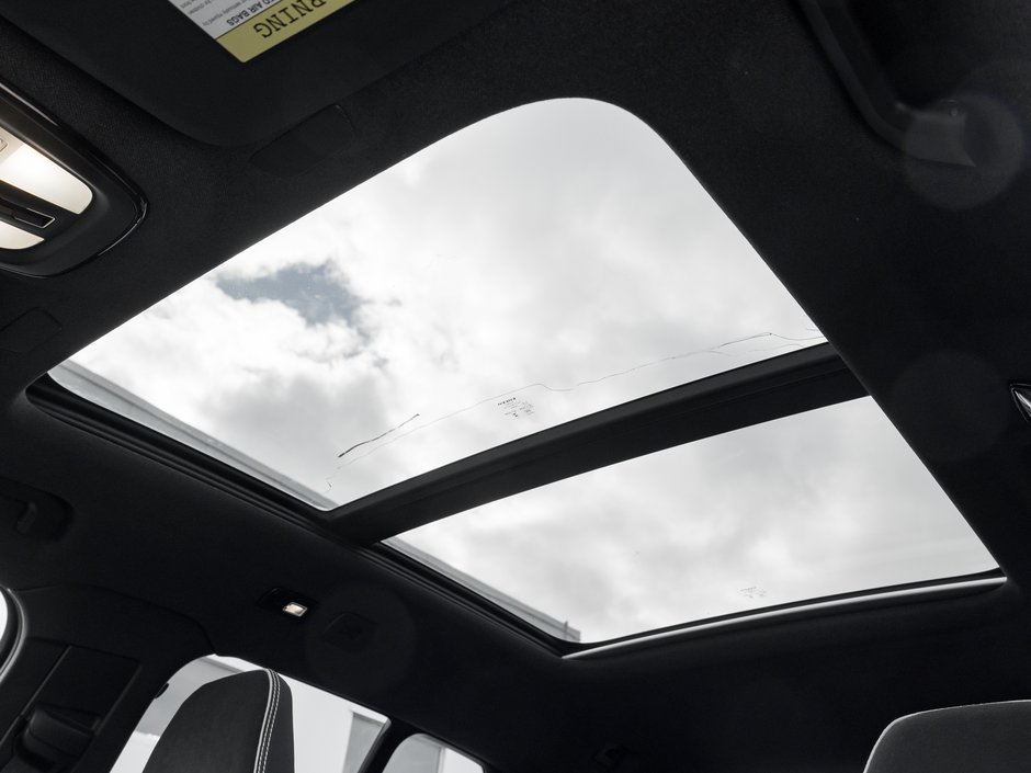 Volvo XC40 B5 AWD Plus  20 ALLOY WHEELS  CPO  LOW KM 2025-20