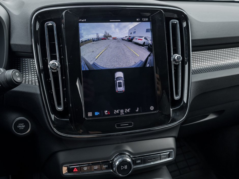 Volvo XC40 B5 AWD Plus  20 ALLOY WHEELS  CPO  LOW KM 2025-12