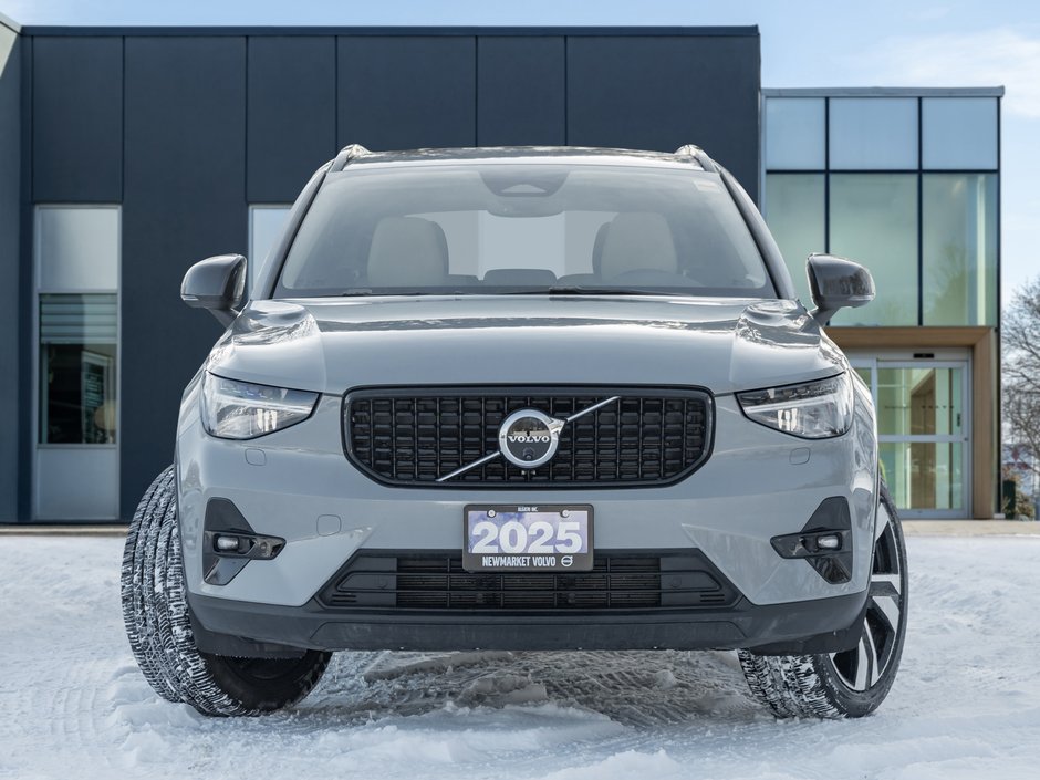 Volvo XC40 B5 AWD Plus Dark Theme  20 ALLOY WHEELS  CPO 2025-1