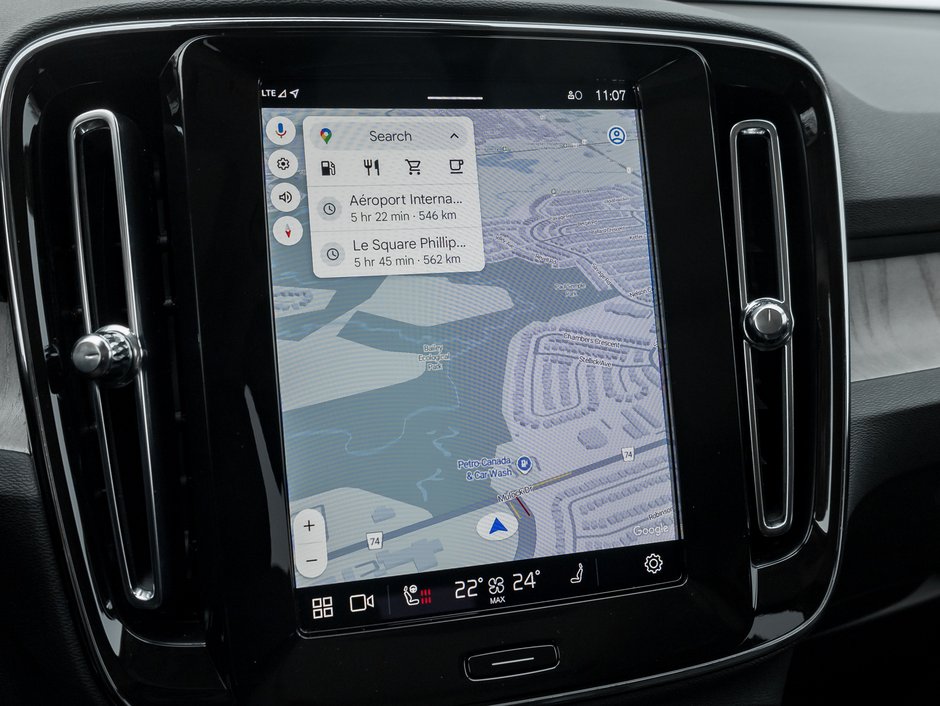 Volvo XC40 B5 AWD PLUS  LIKE NEW  20 ALLOY WHEELS  CPO 2025-11