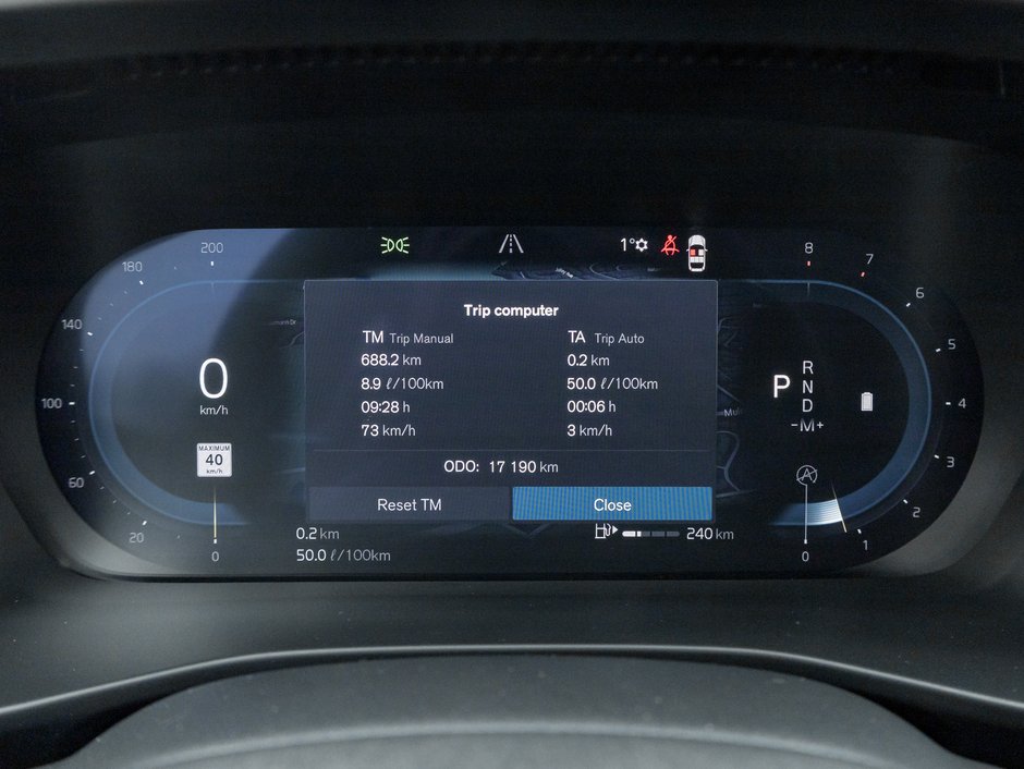 Volvo XC40 B5 AWD PLUS  LIKE NEW  20 ALLOY WHEELS  CPO 2025-8