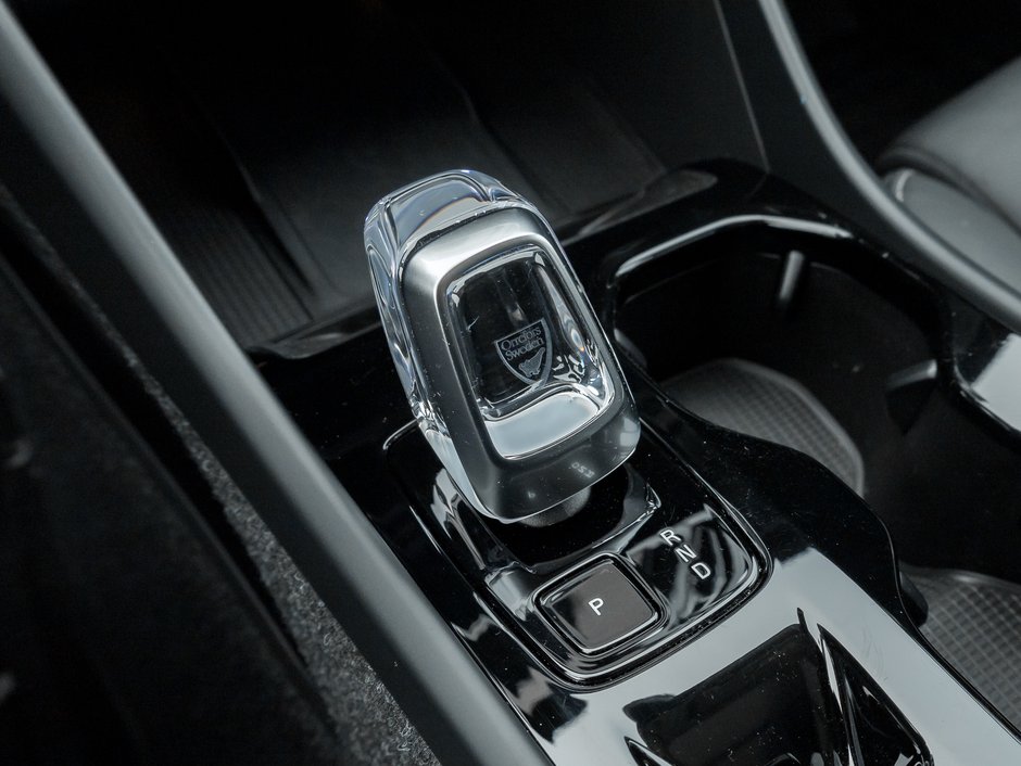 Volvo XC40 B5 AWD PLUS  LIKE NEW  20 ALLOY WHEELS  CPO 2025-16