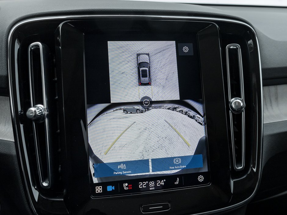 Volvo XC40 B5 AWD PLUS  LIKE NEW  20 ALLOY WHEELS  CPO 2025-12