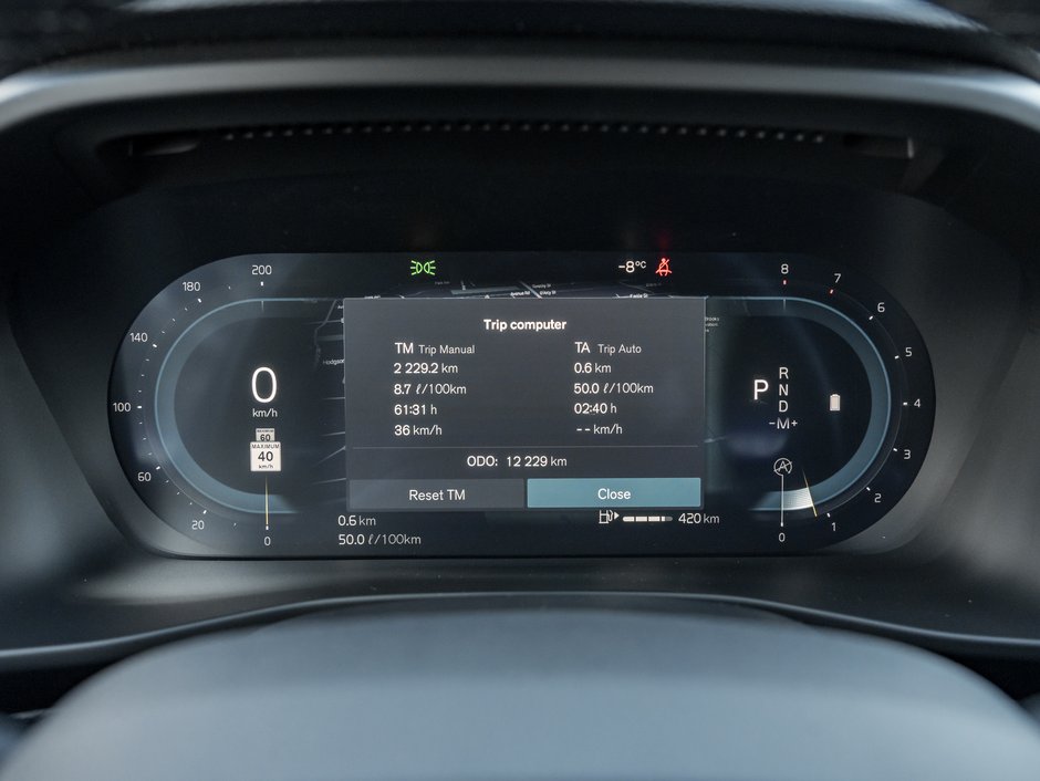 Volvo XC40 B5 AWD Core  LOW KM  CLIMATE PACK  CPO 2025-8