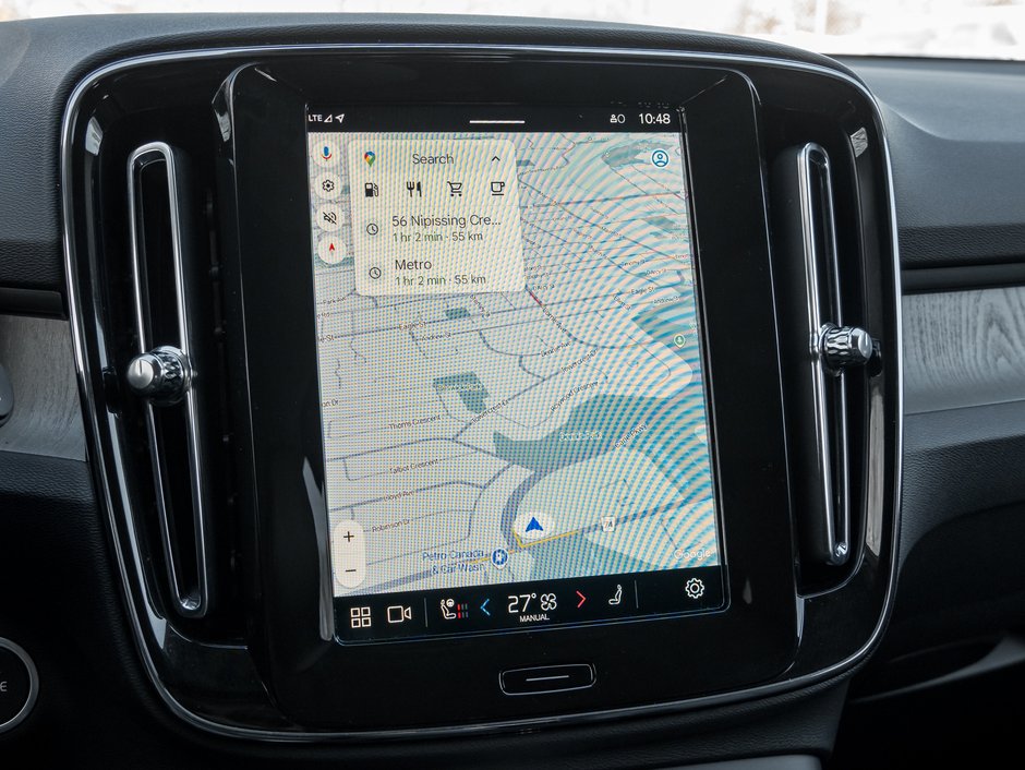 Volvo XC40 B5 AWD Core  LOW KM  CLIMATE PACK  CPO 2025-10