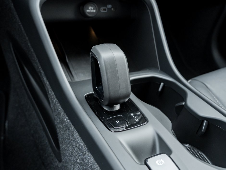 Volvo XC40 B5 AWD Core Bright Theme  CPO FIN RATE  3.49%-4%* 2025-14