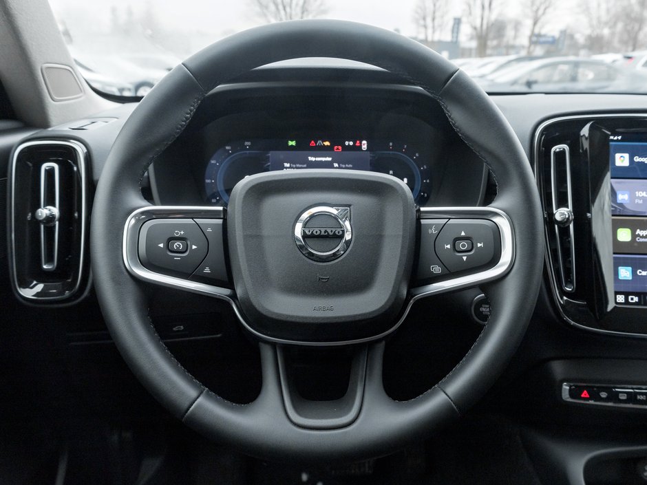 2025 Volvo XC40 B5 AWD Bright Theme  CPO FINANCE RATE fr 3.49%*-7