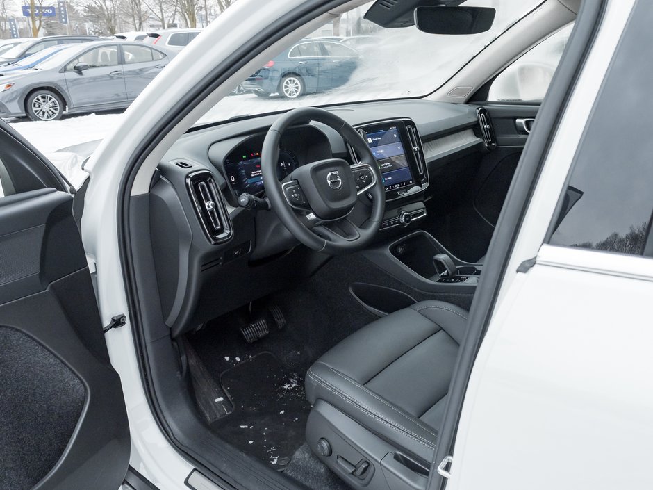 2025 Volvo XC40 B5 AWD Bright Theme  CPO FINANCE RATE fr 3.49%*-6